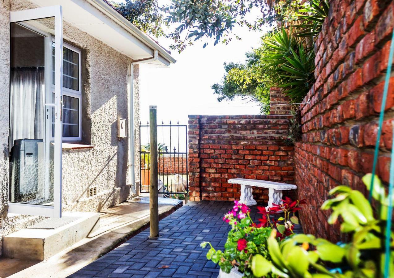 Kirknewton Hotel Port Elizabeth Exterior photo